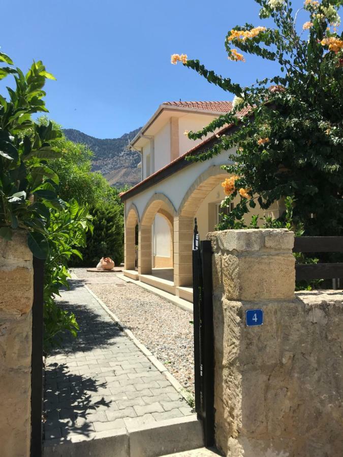 Casa Santos Kyrenia Villa ไคริเนีย ภายนอก รูปภาพ